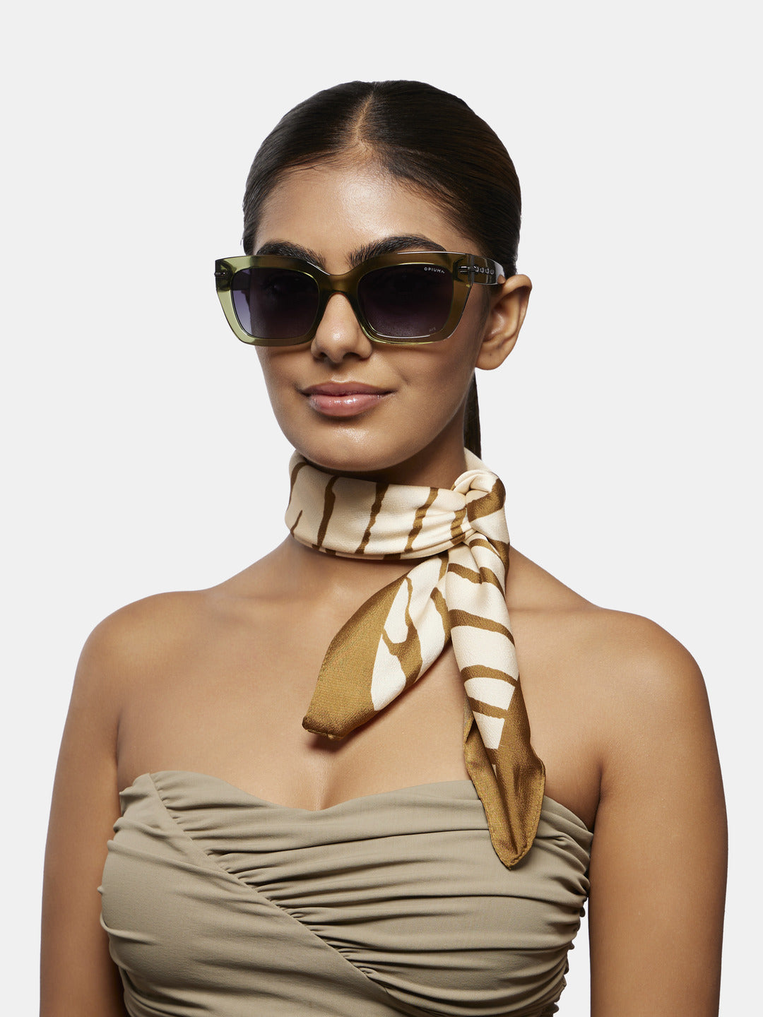 op 10206 c04 52 seraphina smoke women