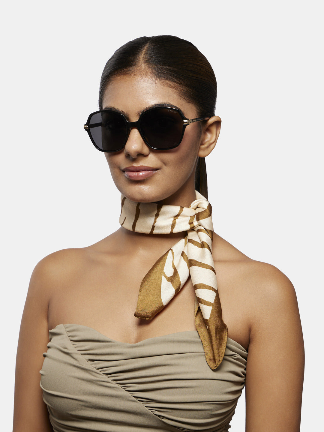 op 10268 c03 56 marley mirror women