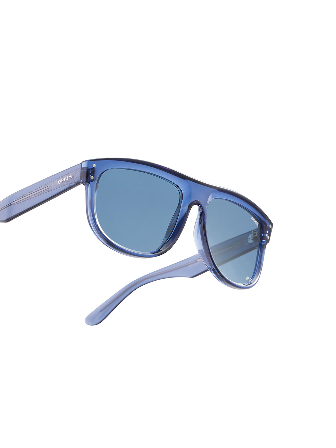 op 10283 c04 56 gateway blue men