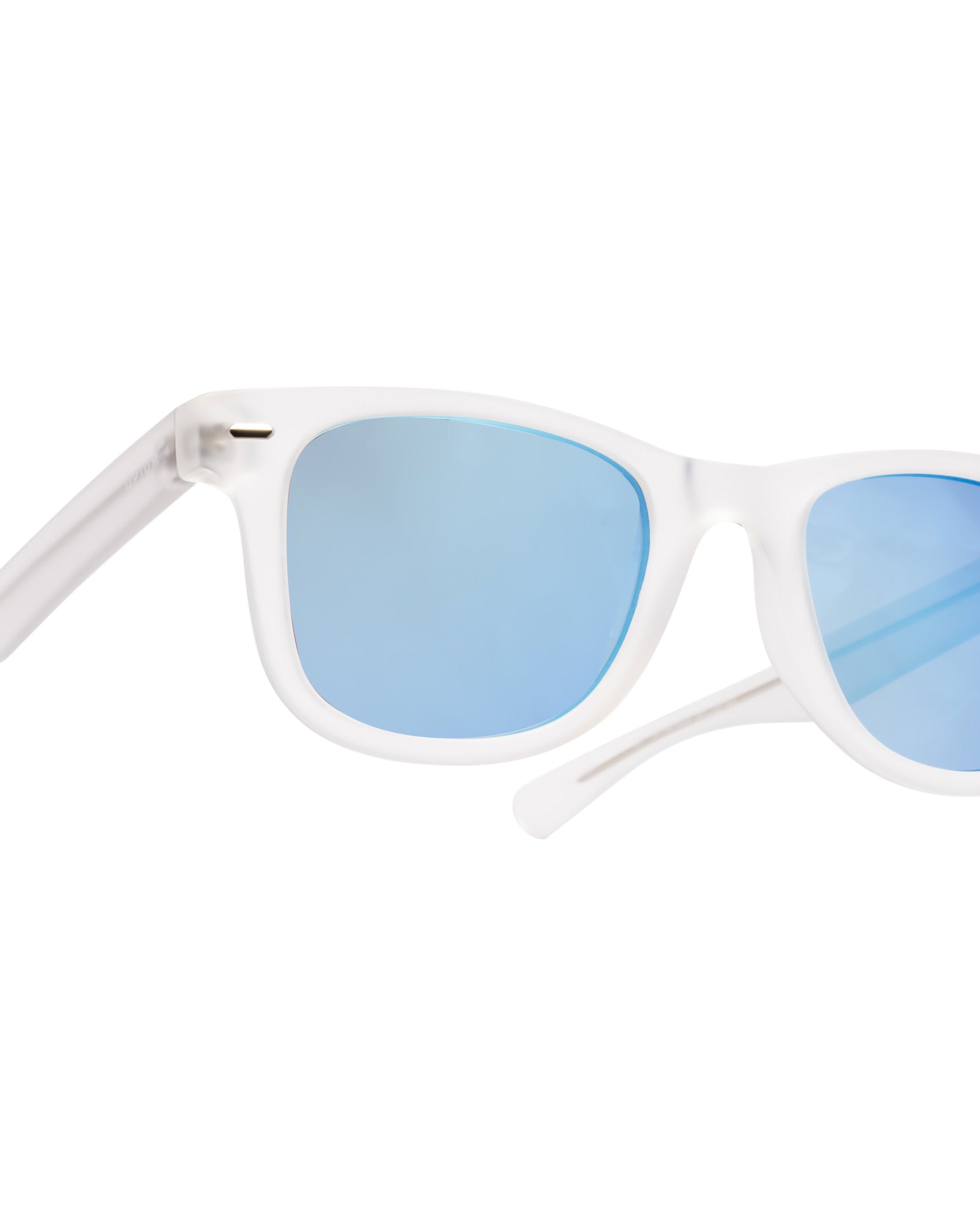 op 10142 c03 50 splendour blue unisex