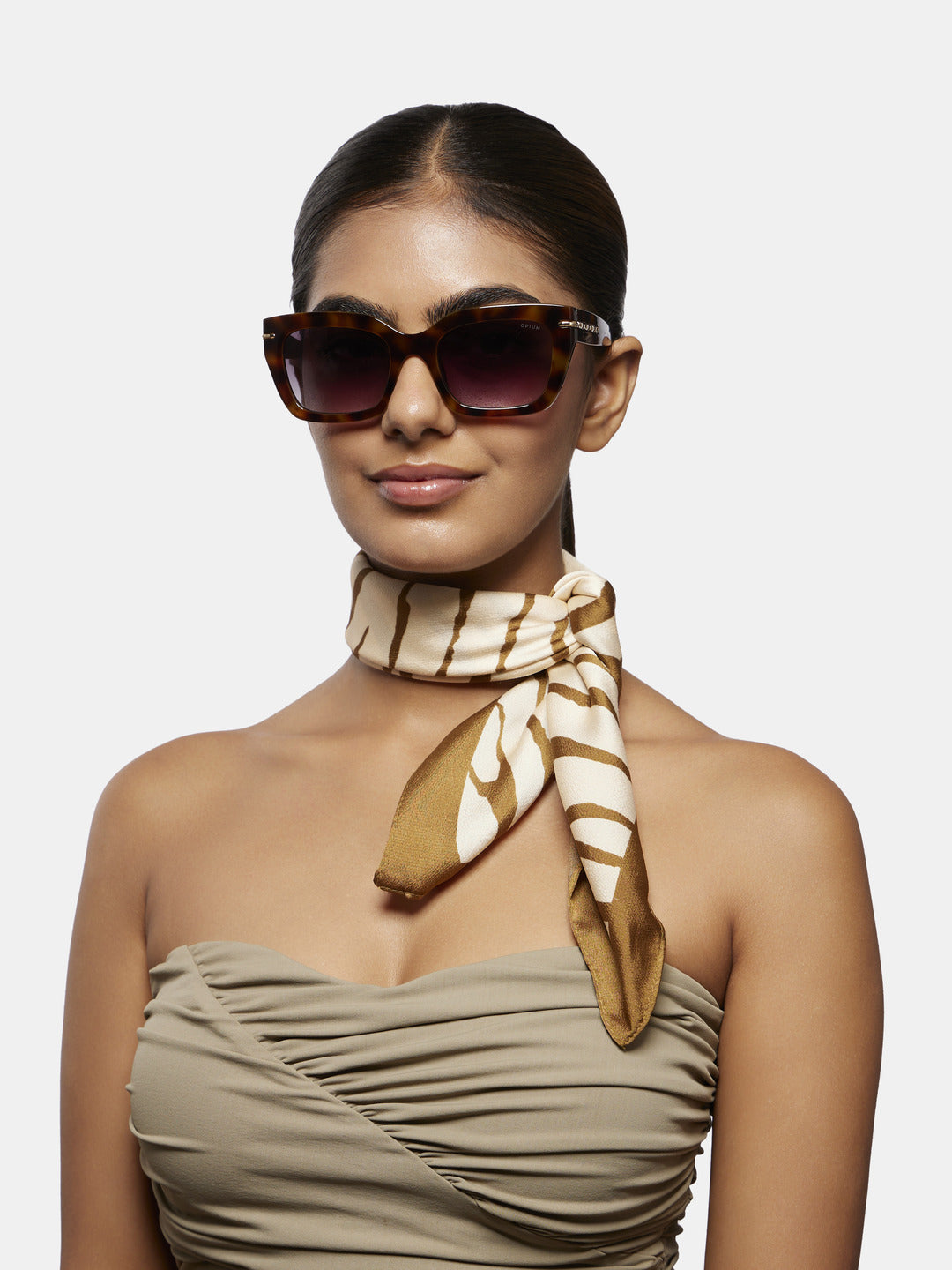 op 10206 c02 52 seraphina smoke women