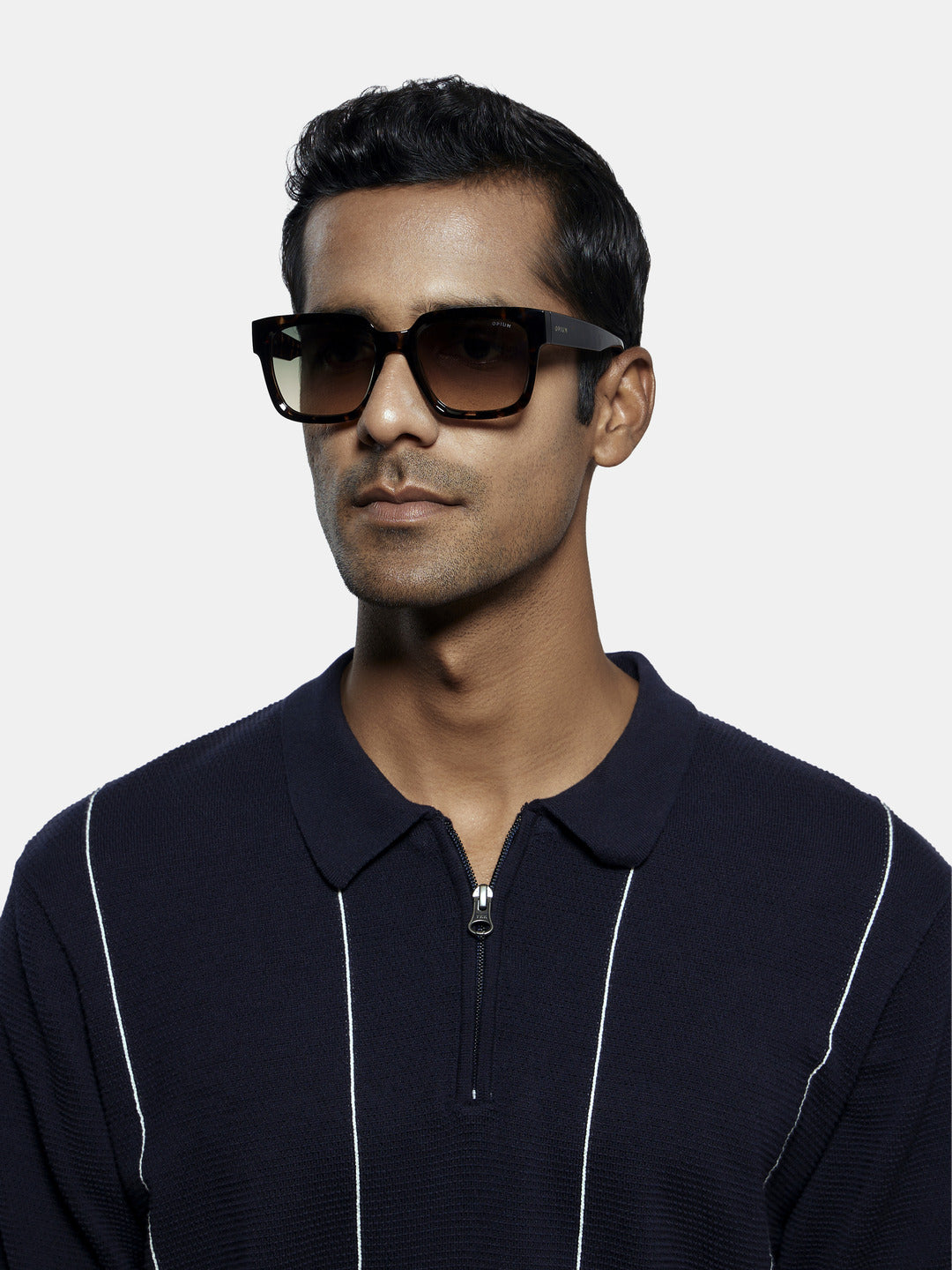 op 10277 c02 54 genesis mirror men