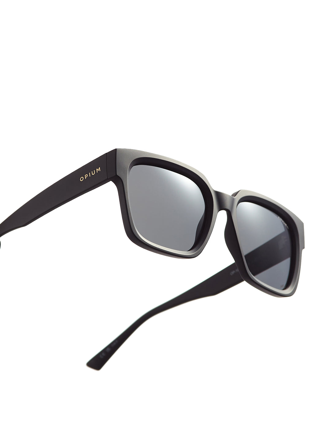 op 10277 c06 54 genesis smoke men
